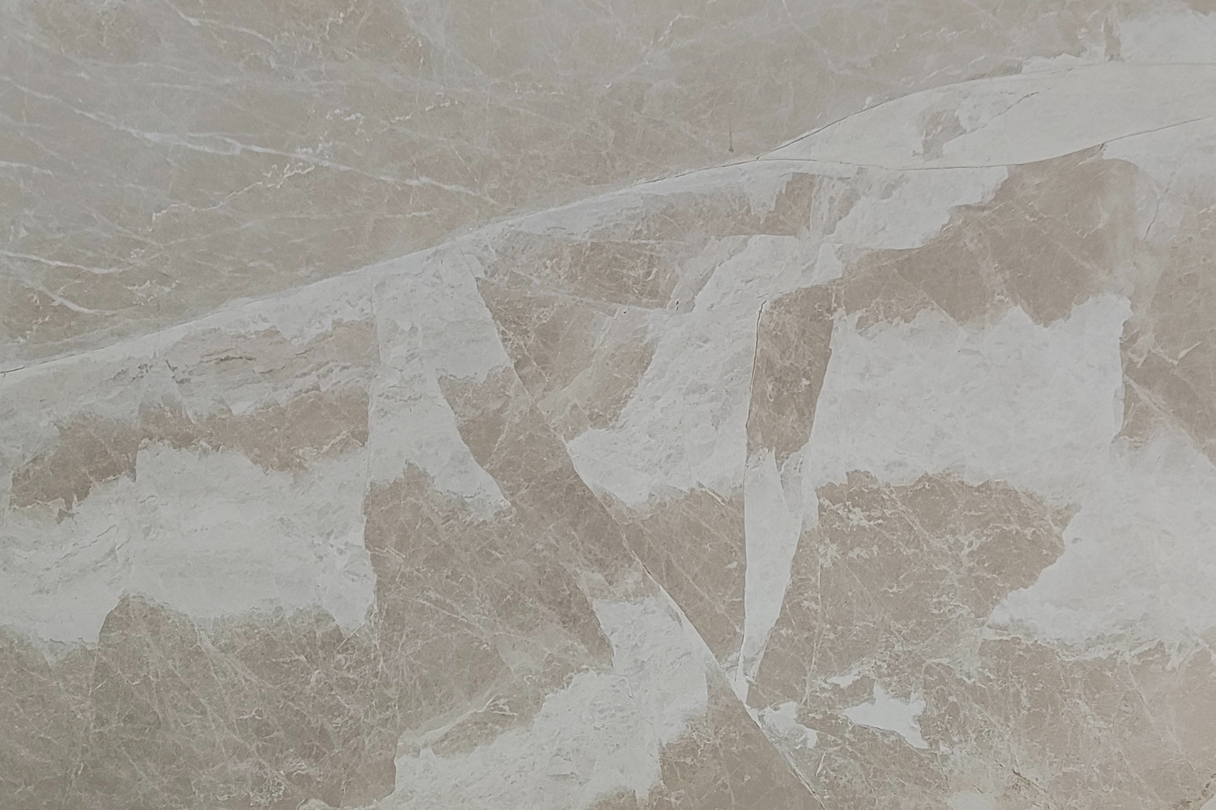 Vanilla Mocha marble slab in the Beautiful Beige collection